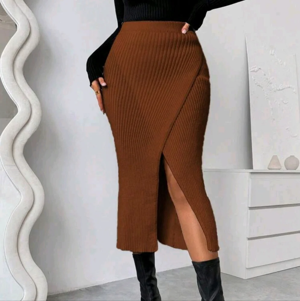 Autumn/Winter Casual Split Hem Form-Fitting Sweater With Skirt - Picture 3 of 3